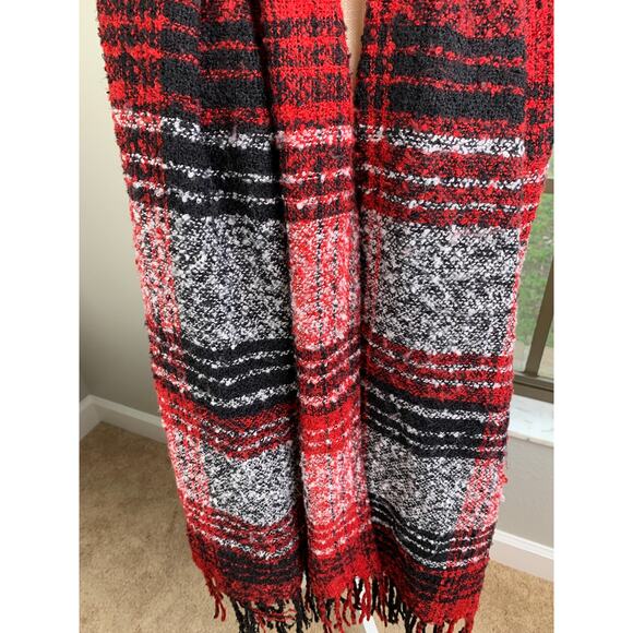 Steve Madden Plaid Blanket Scarf With Fringe Red Black White. Womens One Size - Picture 3 of 4